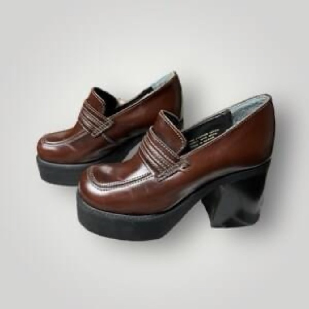 Vintage 90’s wild pair chunky heels